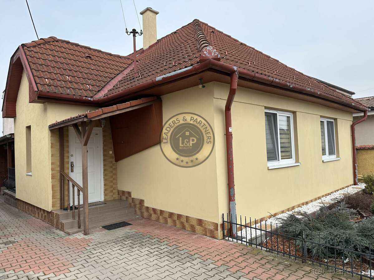 Dva rodinné domy Košice - Krásna, Golianová ul, všetky IS