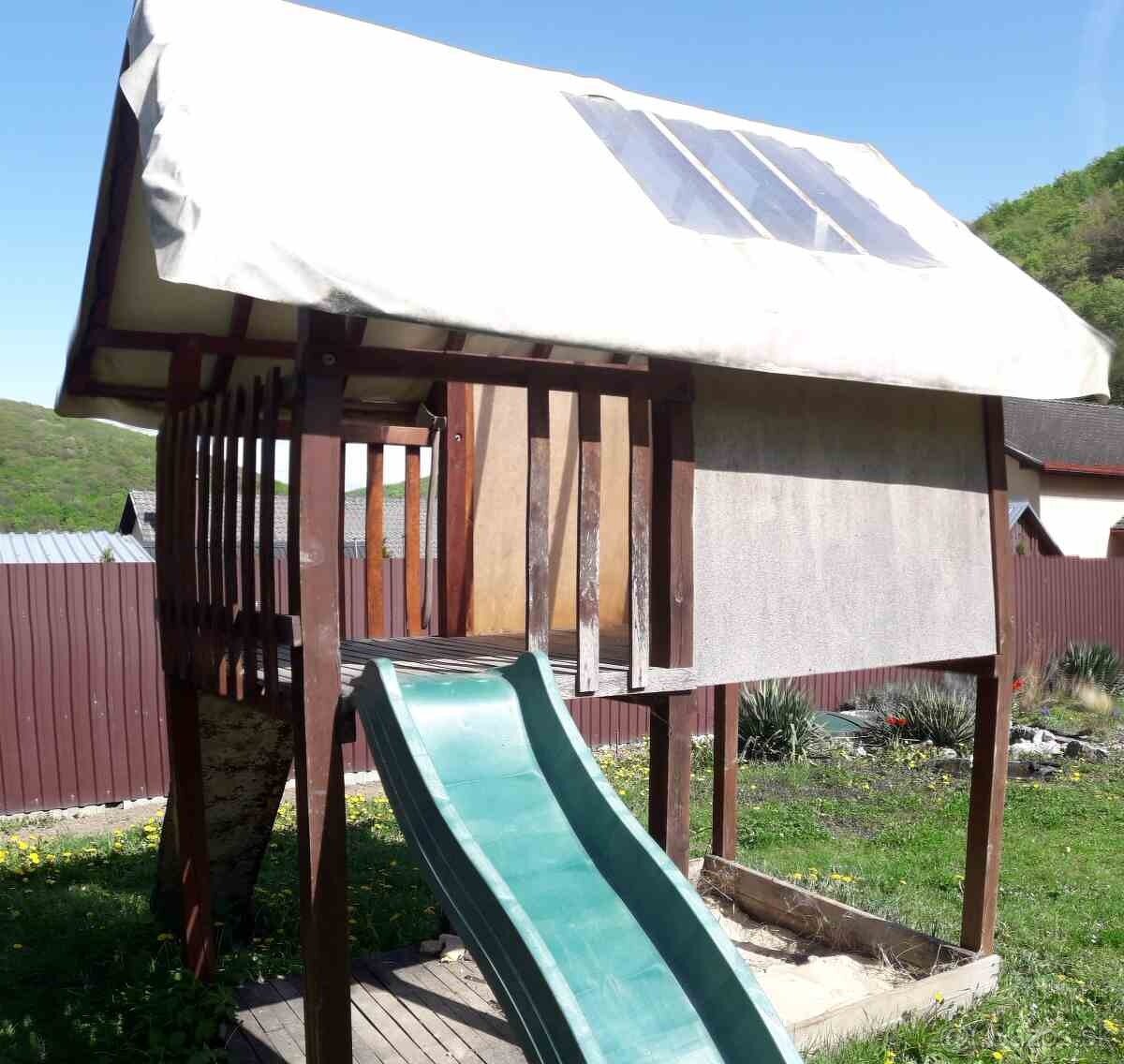 detský domček, smýkalka, pieskovisko