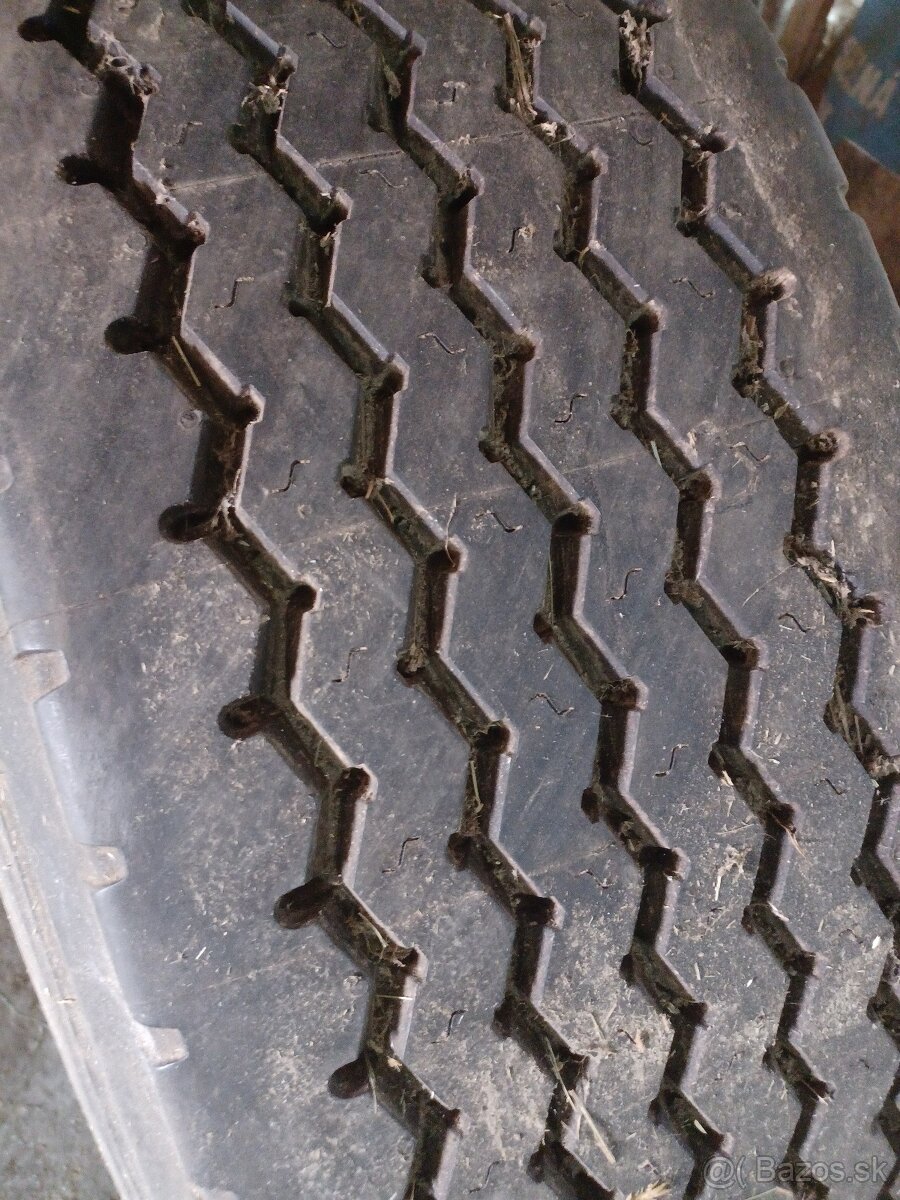 Pneu na naves pirelli st 35