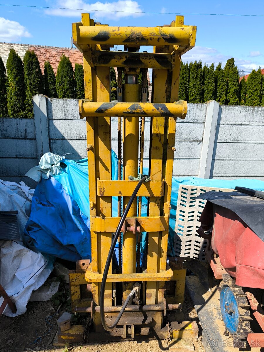 Vysokozdvižna veža za traktor