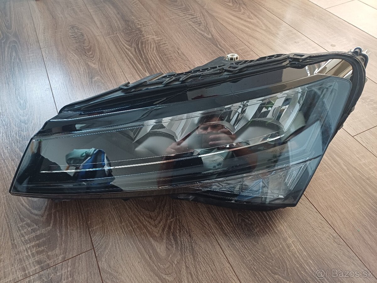 Skoda Superb lave full led svetlo
