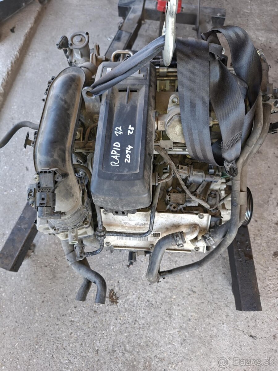 Motor 1.2Tsi 63kw CBZ poškodený závit.