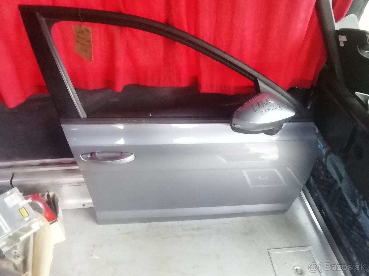 Práve predné dvere octavia 3 color LF8L