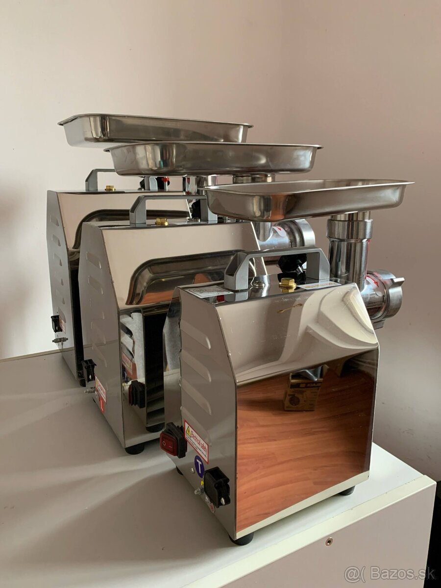 celonerezovy mlynček na maso 8,12,22" veľkosti