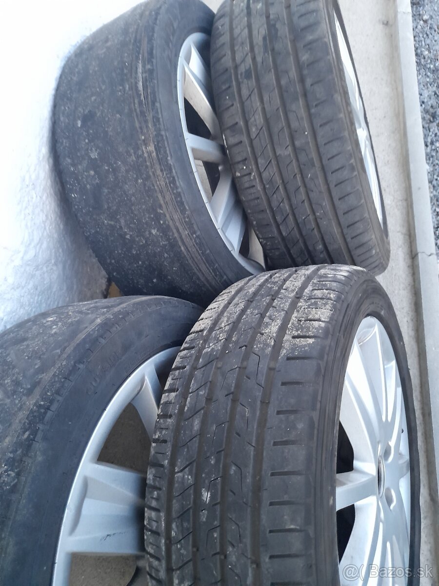 Predam elektrony renault r17