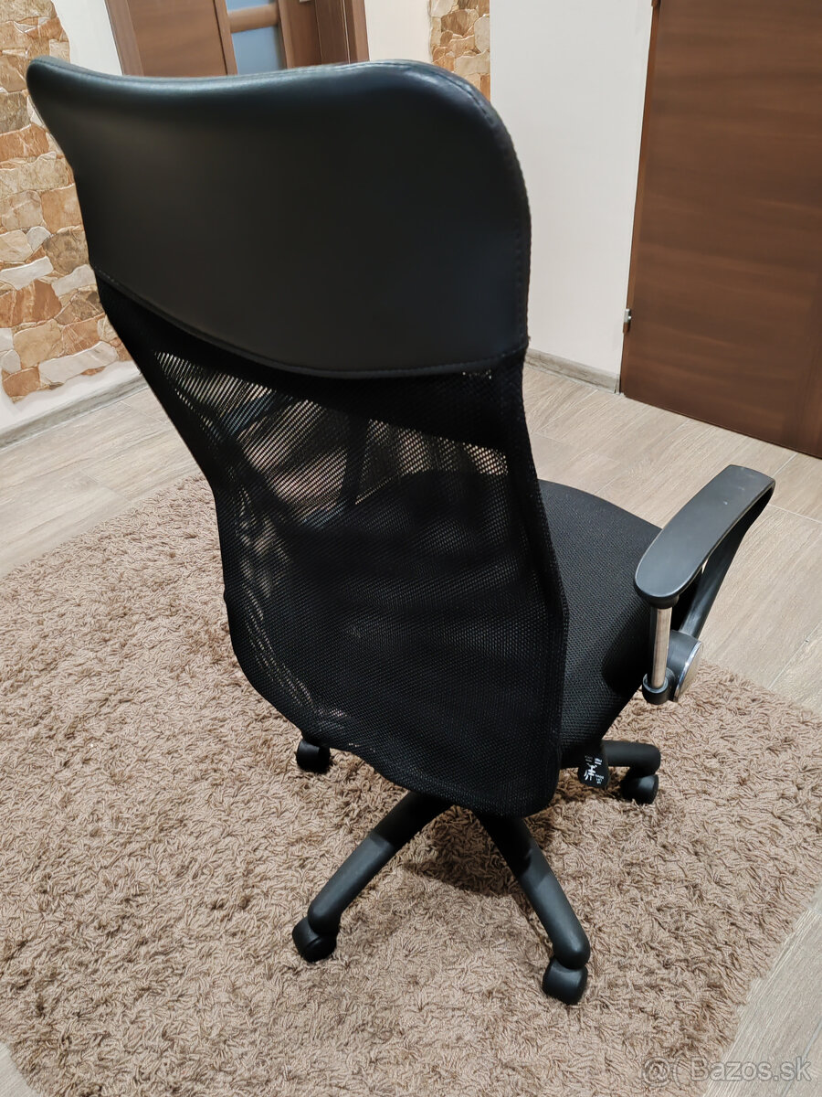 Kancelárske kreslo