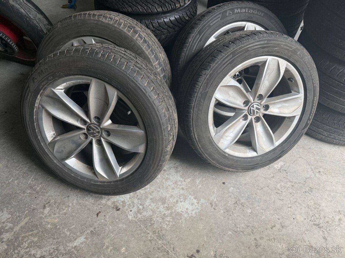Alu sada originál Vw r17 passat b8