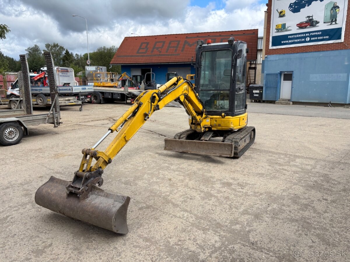 KOMATSU PC 26 MR - 3
