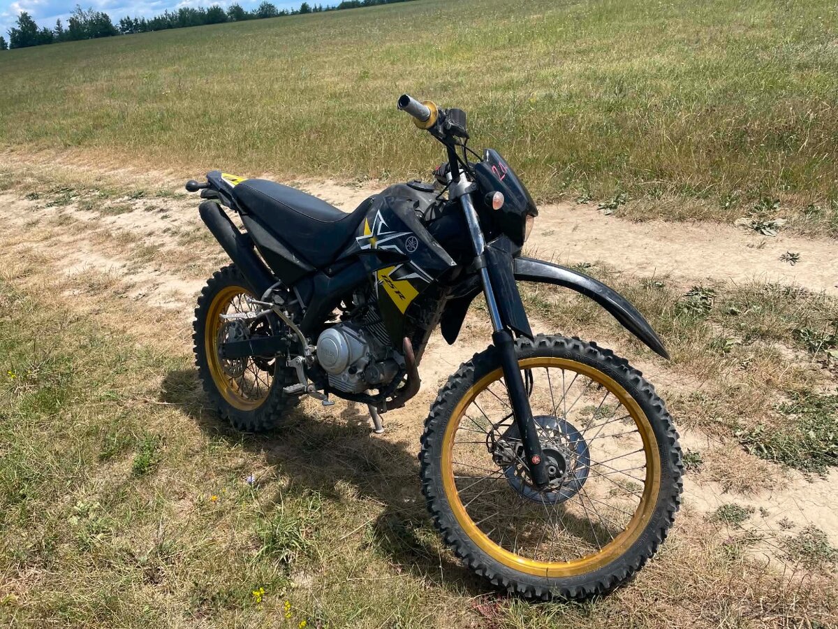YAMAHA XT
