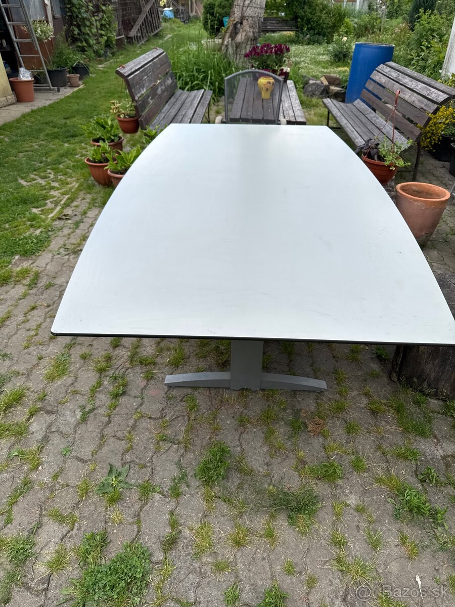 Predám stôl 2,4m x 1,3m