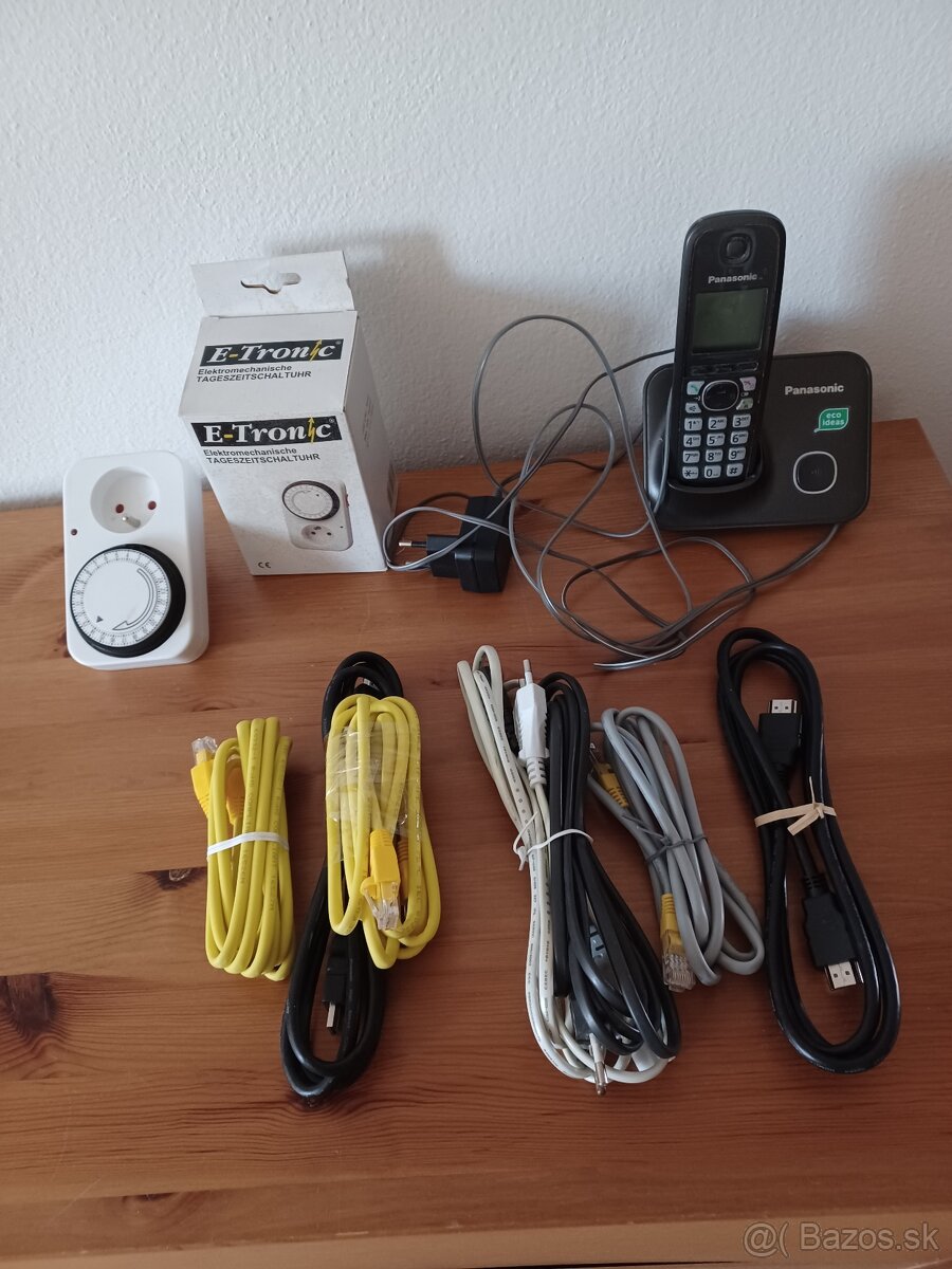Telefón a kabliky .
