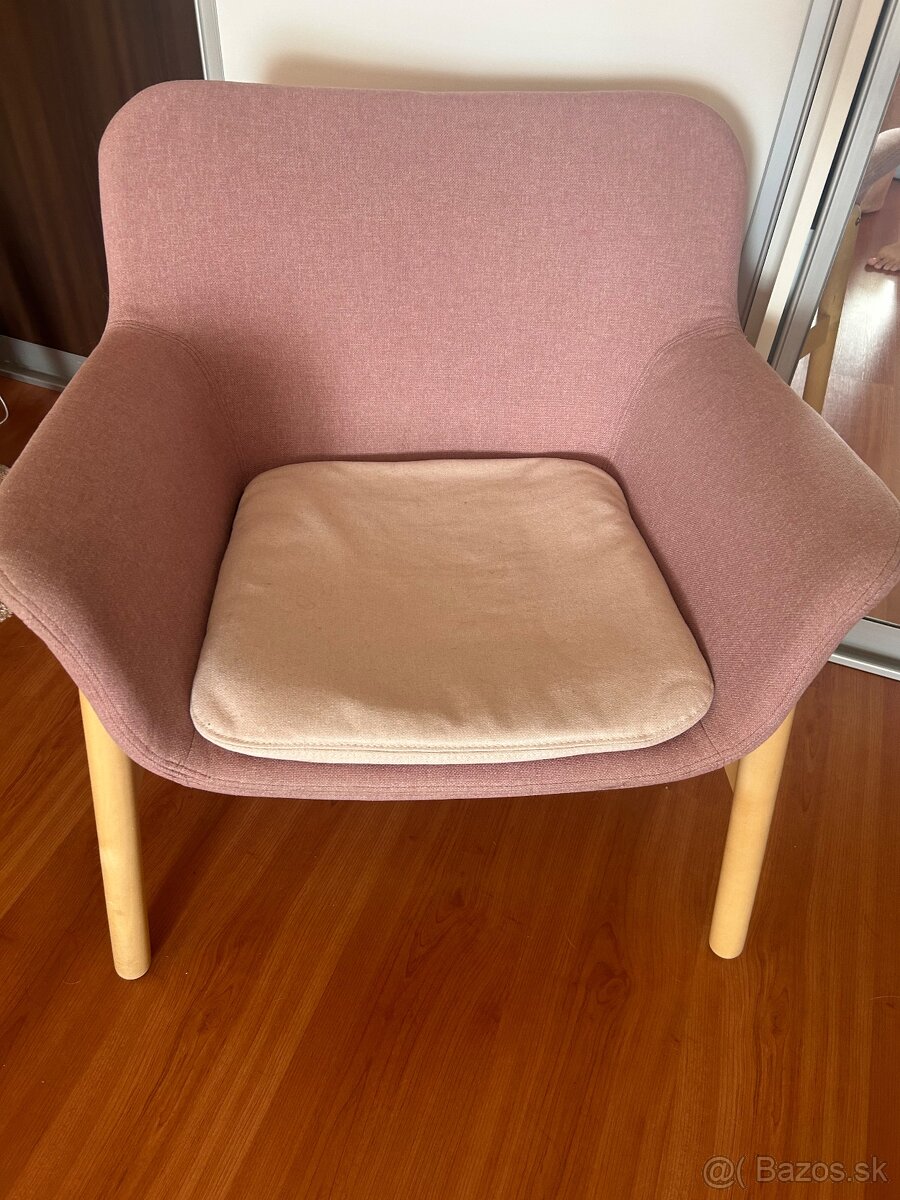 Krásne kreslo Ikea
