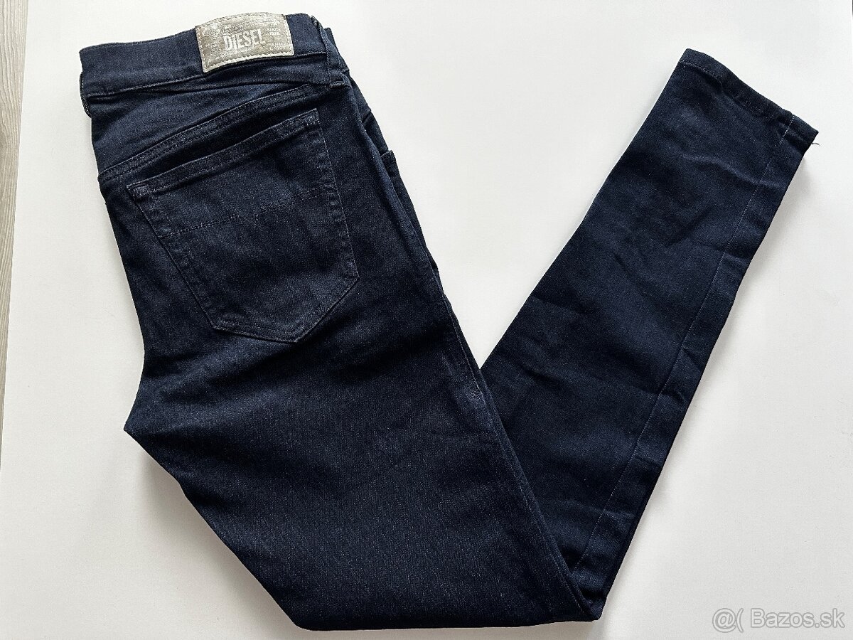 Nové dámske džínsy skinny DIESEL - veľkosť 30/30