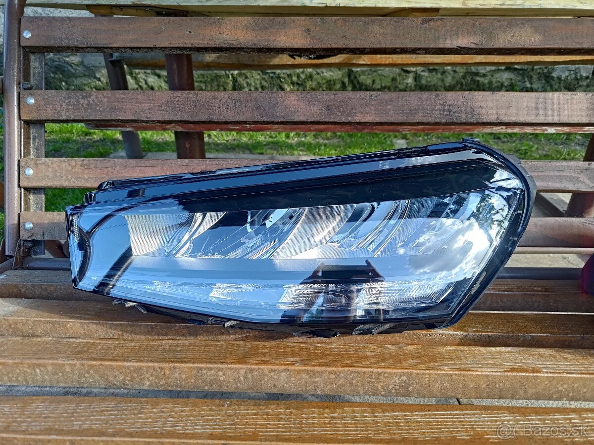 Ľavý LED svetlomet Škoda Fabia 4