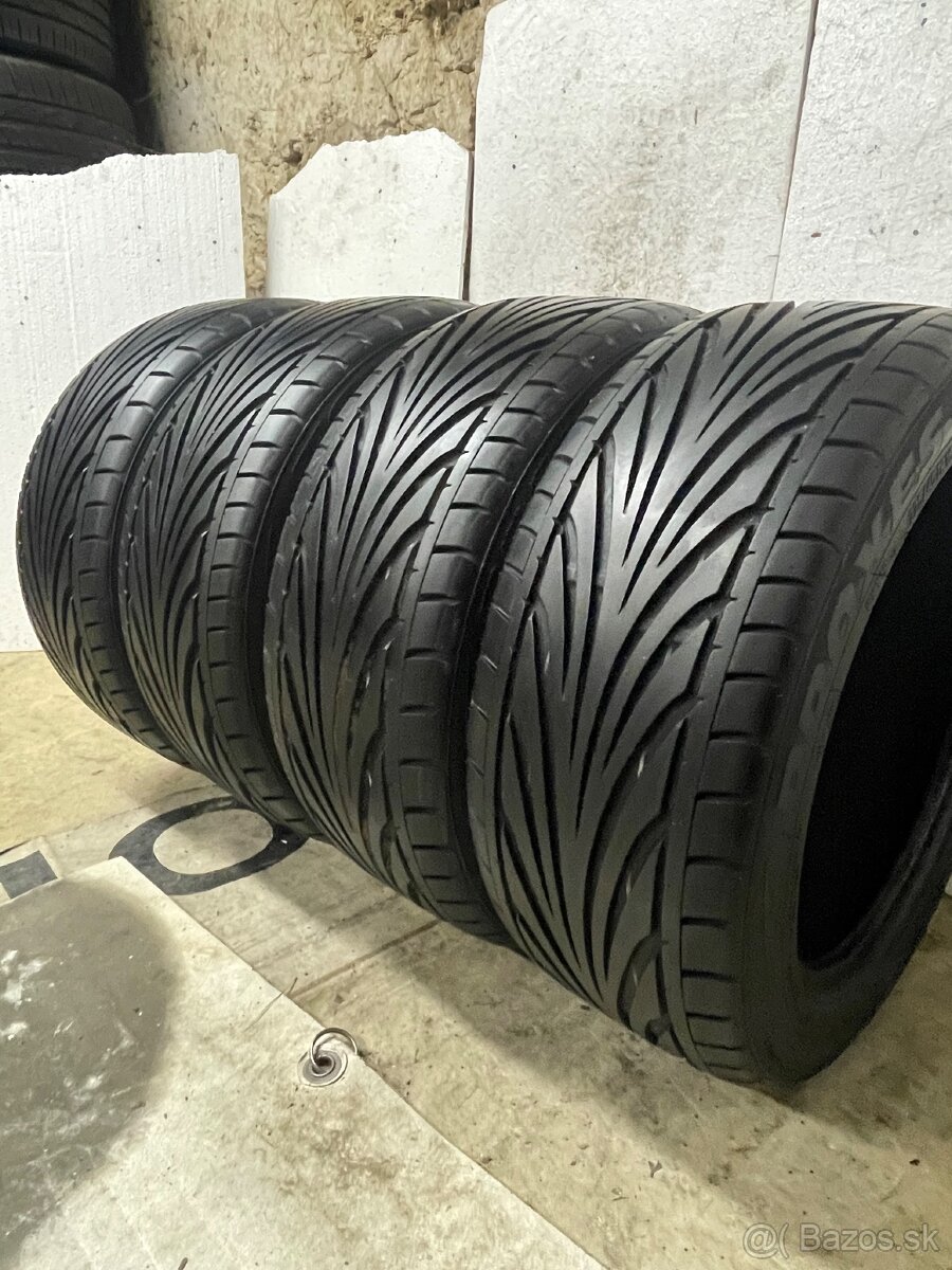 Toyo 225/45 R16 4x=140e
