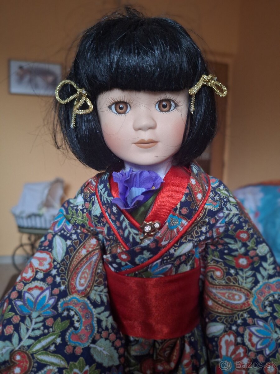 Porcelánová bábika