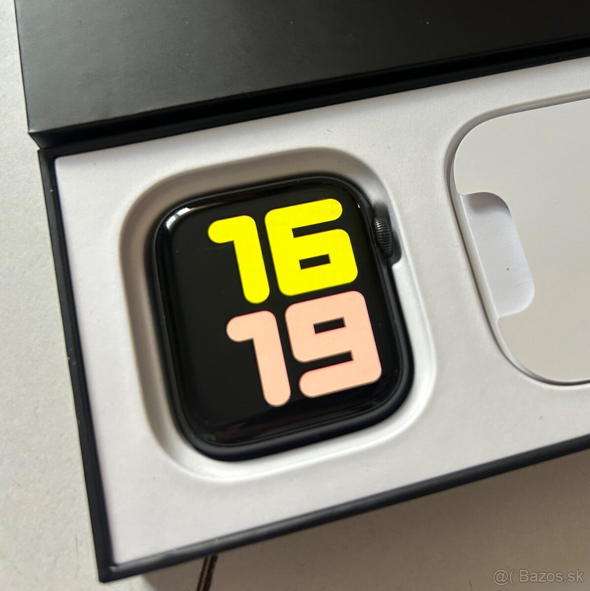 Apple Watch SE 44mm nike+