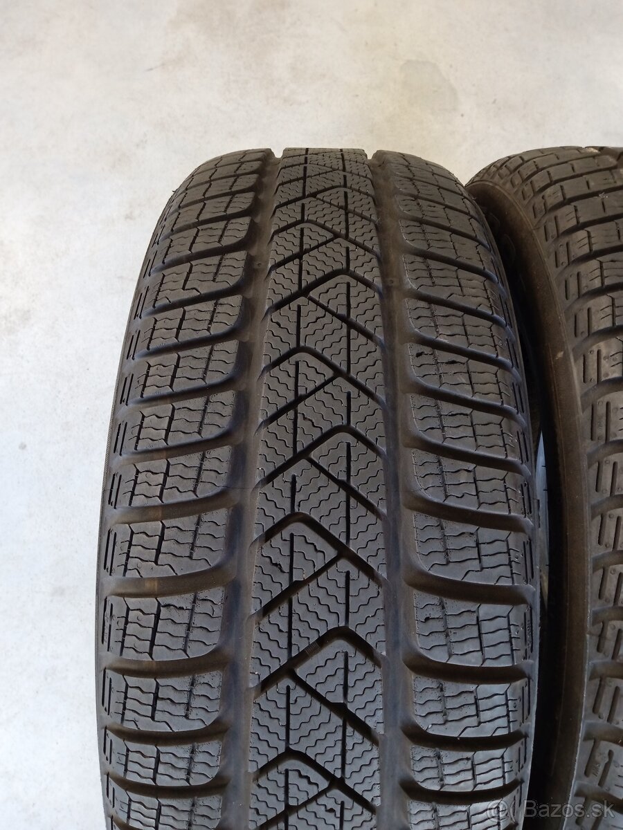 2ks zimne 215/60 R16 95H PIRELLI WINTER SOTTOZERO 3