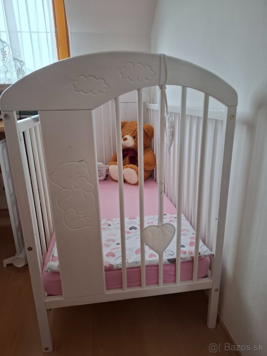 Detská drevená postieľka