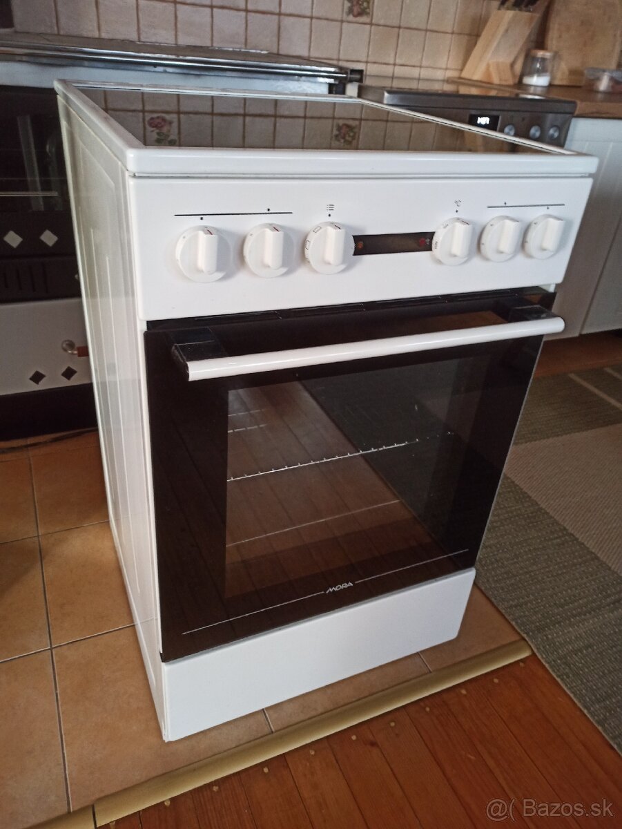 Elektrický sporák Mora C511AW