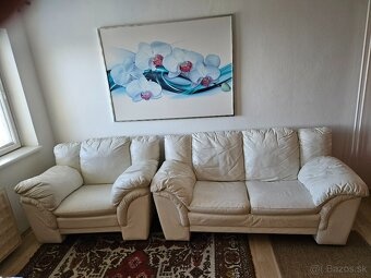 Predám luxusnú bielu sedačku s kreslom z pravej kože