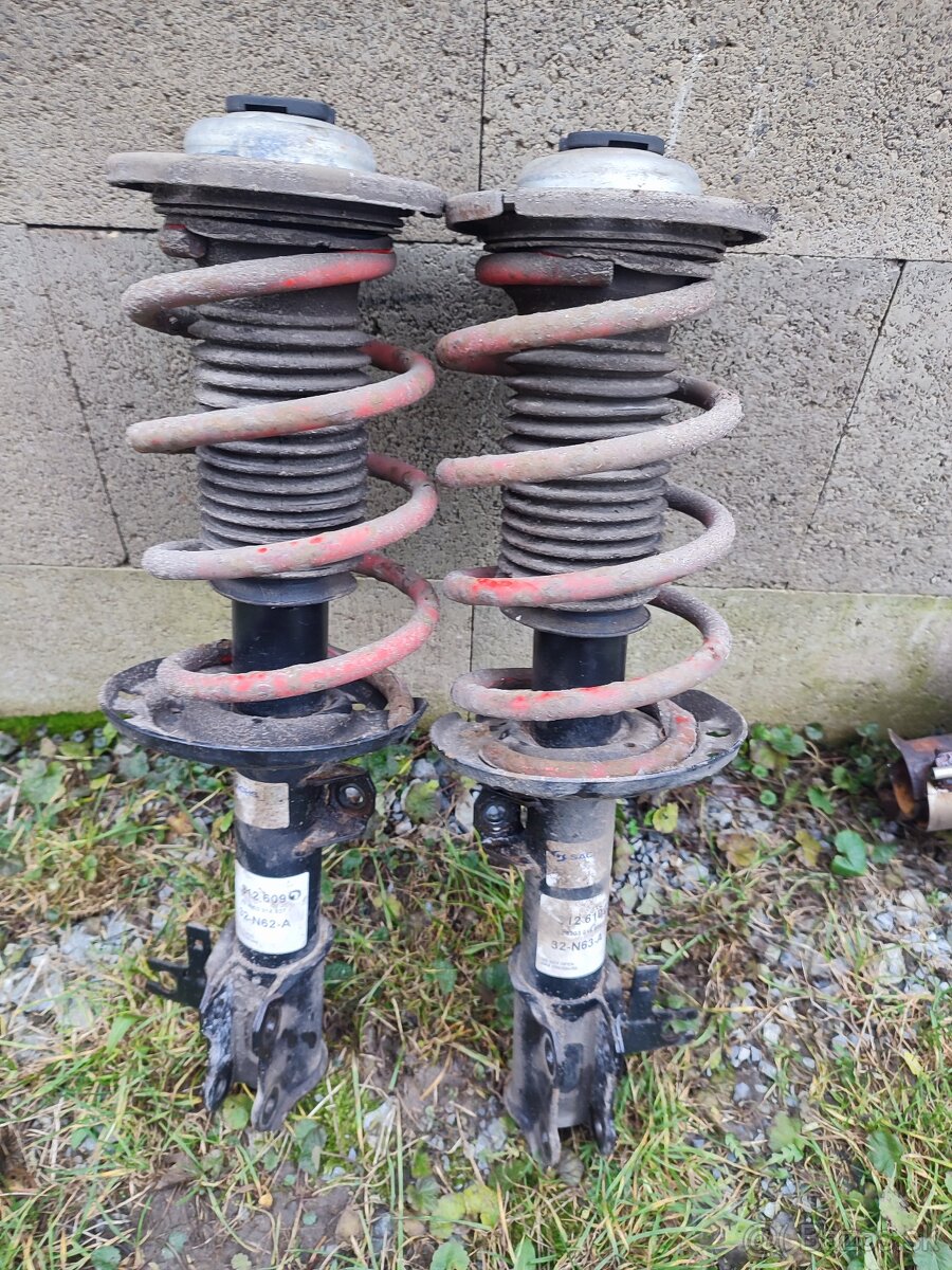 Predné tlmiče so znizenymi pružinami Opel Vectra c