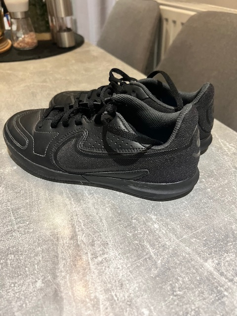 predám halovky NIKE veľkosť 34