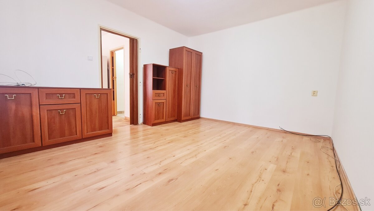 PRENÁJOM 1-izbový byt, Handlová- VOĽNÝ IHNEĎ
