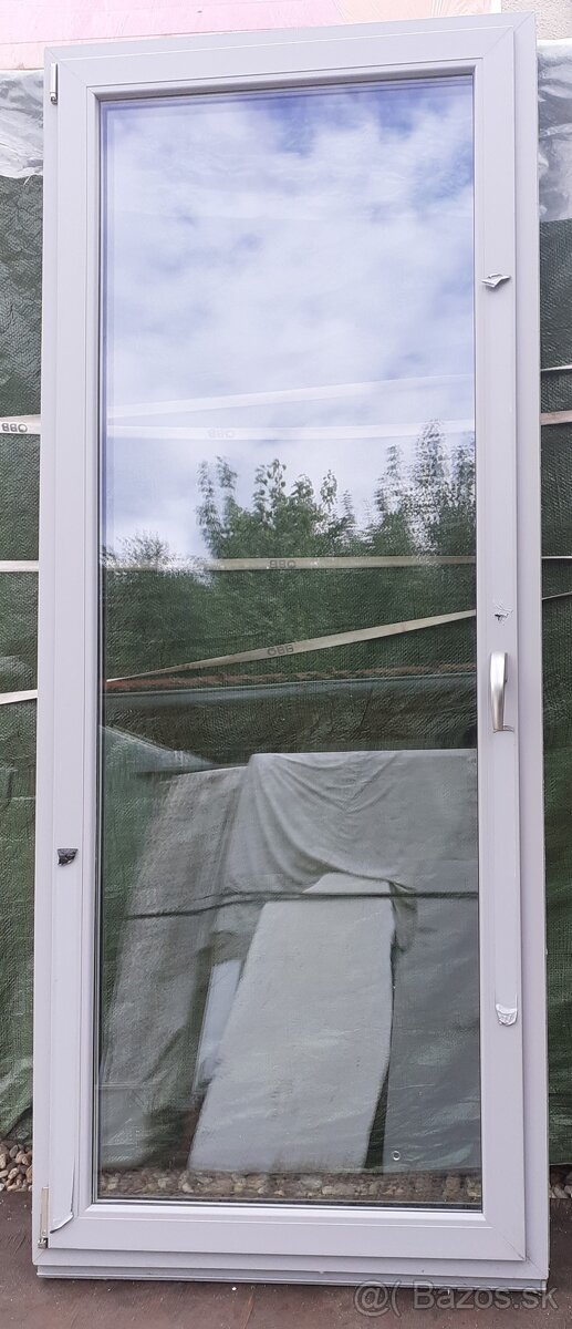 Predám balkonove dvere97x235 šeda farba a 80x231 biela farba