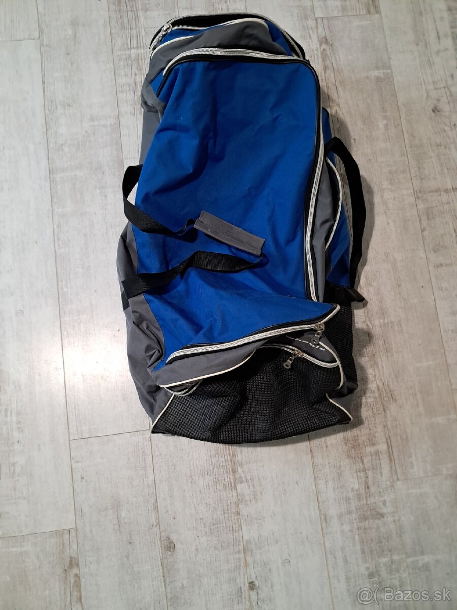 Hokejova taska na kolieskach