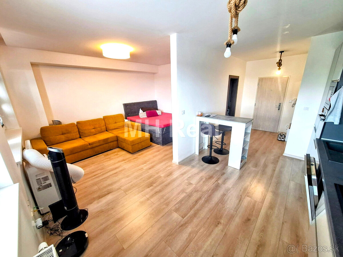 UČŇOVSKÁ ul. - Šaca Kompletne zrek. 1 izbový byt Kúpou voľný