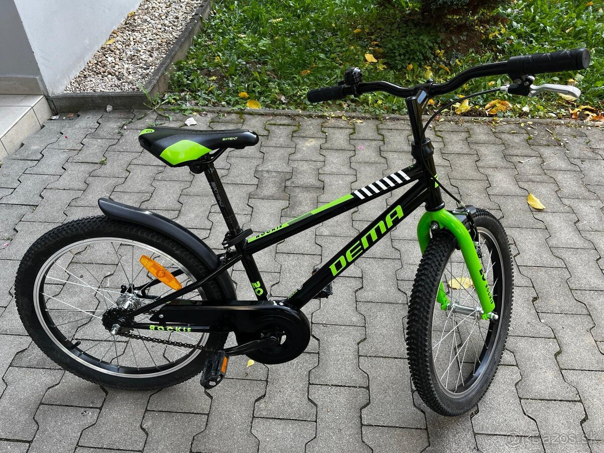 Bicykel 20" s prilbou a chráničmi