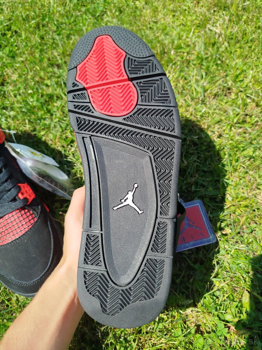 Jordan 4 retro red