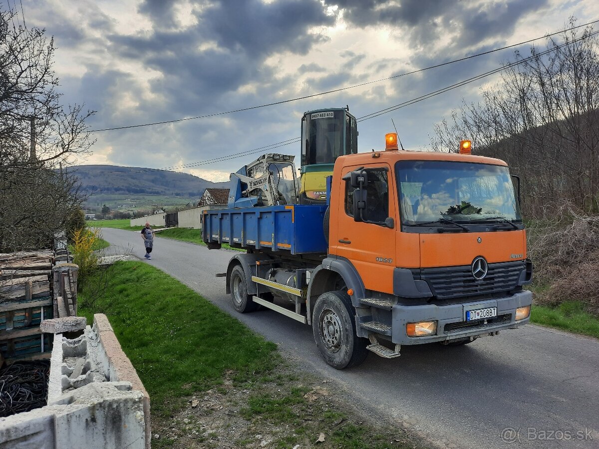 Hakovy nosic nosic kontajnerov