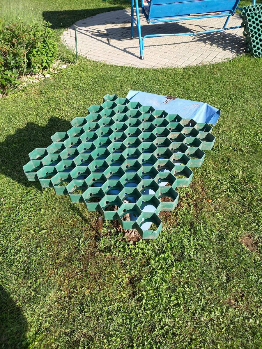 Predám ecoraster 50 x 50