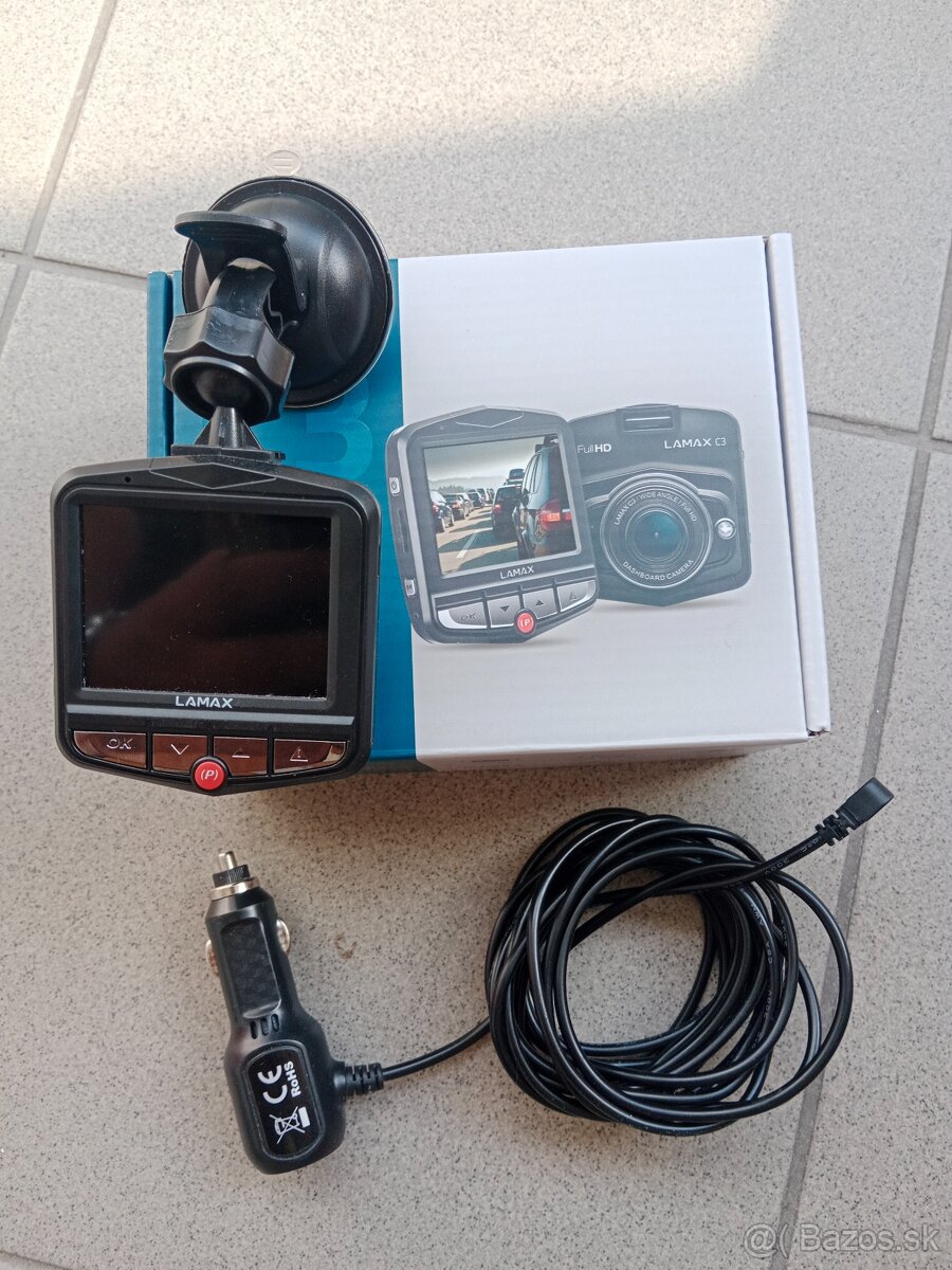Kamera do auta značky lamax C3