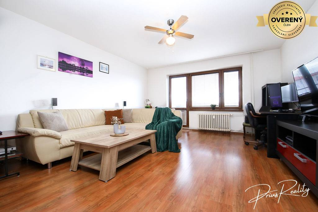 Veľkometrážny 3-izbový byt s balkónom, 102m2, Trenčín