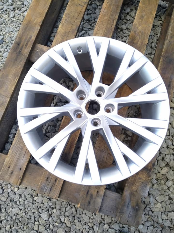 18" alu disk ŠKODA SUPERB 3 ANTARES.