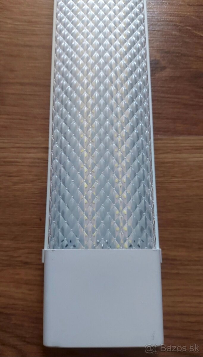 Led svetla 120cm čire plexisklo