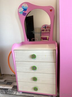 Dievčenská skriňa a komoda Čílek