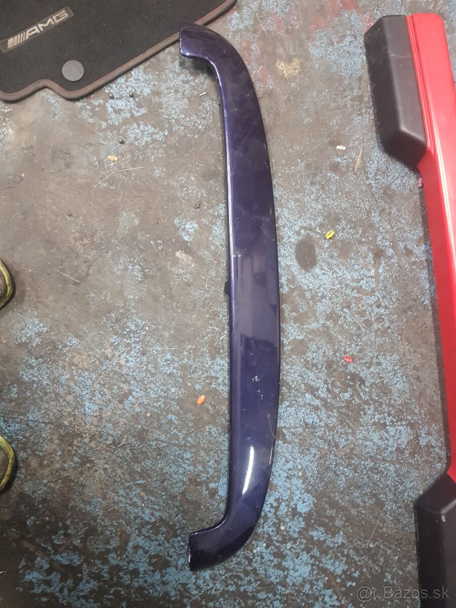 Predám zadné krídlo golf mk3 variant