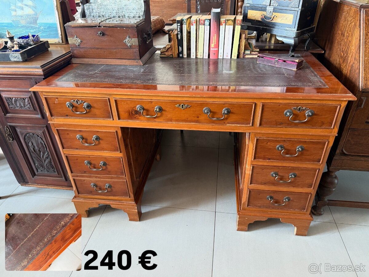 Predám starožitný písací stôl z masívu