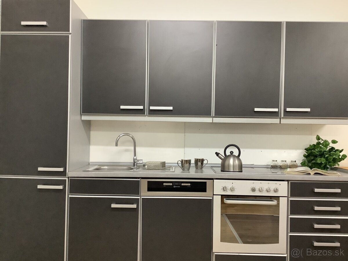 Šedá kuchyňa STELLA