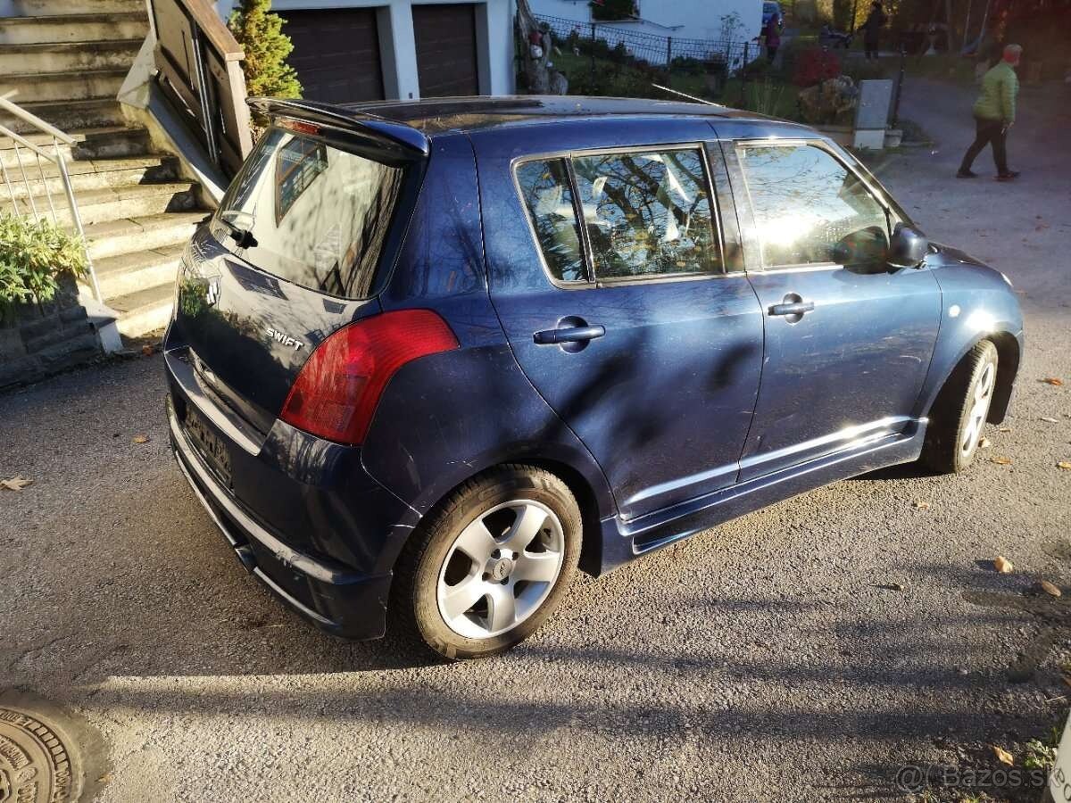 Suzuki Swift 1.3i 2006 rok modra farba tmava