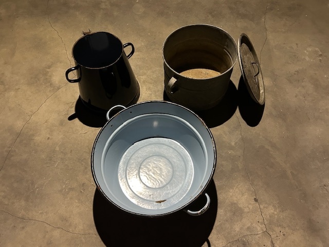 Predám smaltované a pozinkovaná hrnce na zabíjačku,zaváranie