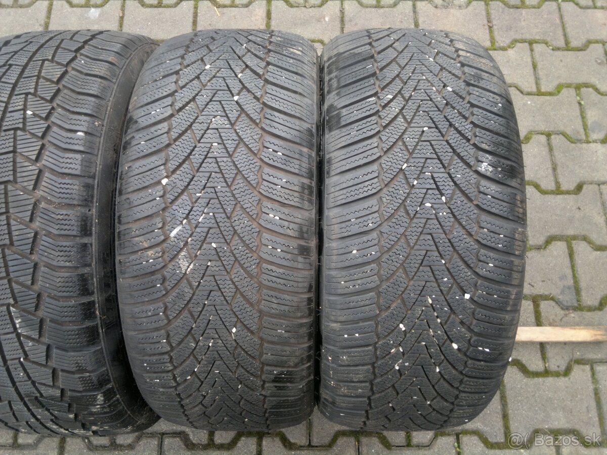 Zimne pneu. Arivo 225/40 r18
