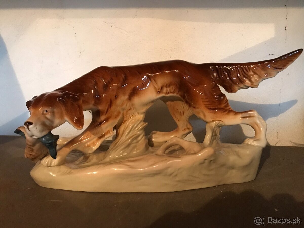 Porcelánová soška_lovecký pes