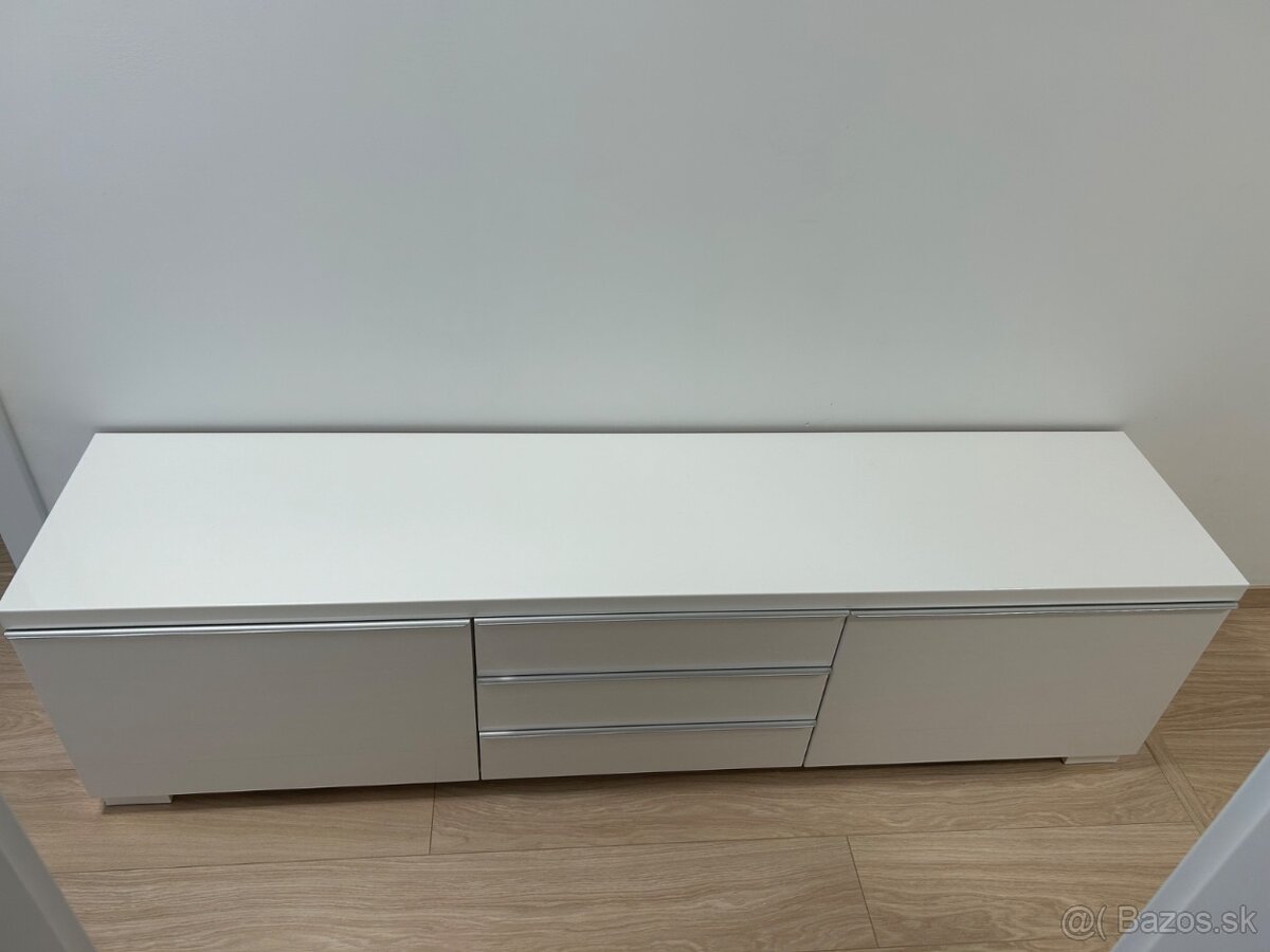 komoda pod TV