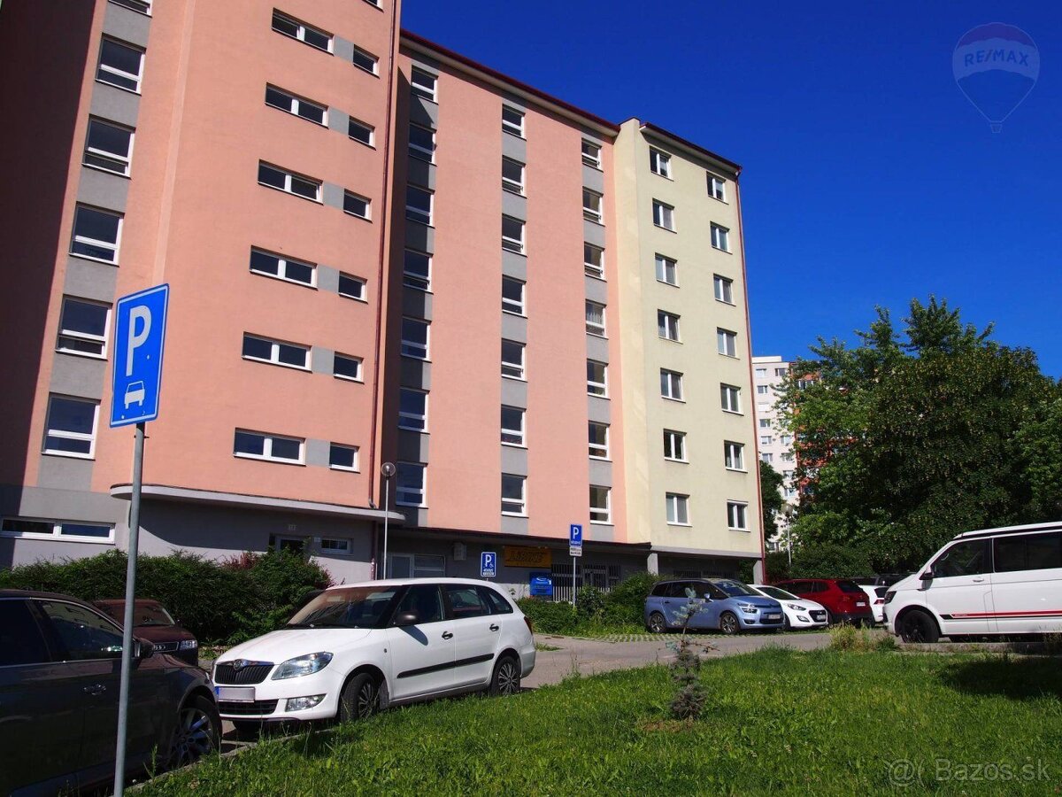 PRENÁJOM, 4 izbový byt s garážovým miestom v bytovom dome, J