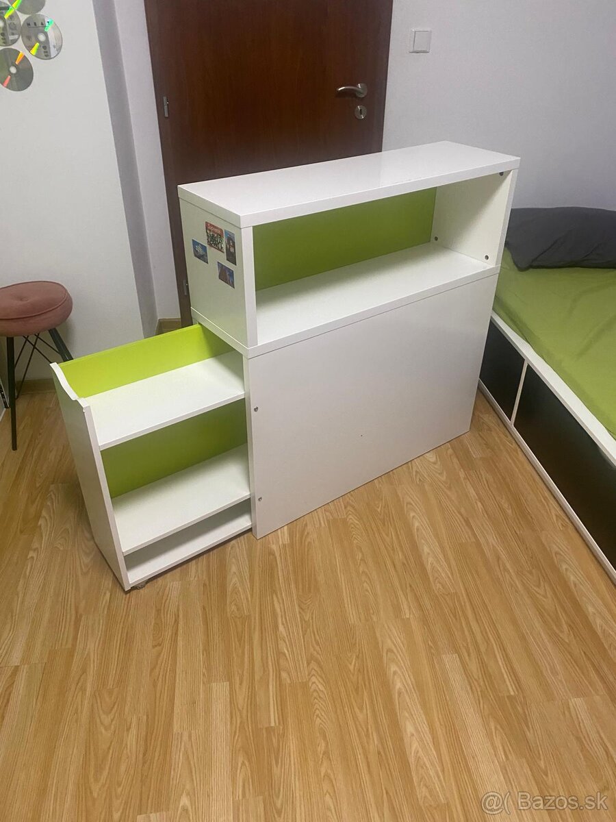 Predám posteľ, záhlavný nočný stolík a komodu. (Set)